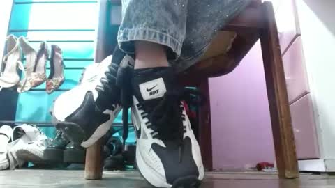 Snapshot of misssam28 chatting on 03/24/26, 02:33 TELL ME MISS online show from 03/24/26, 02:33