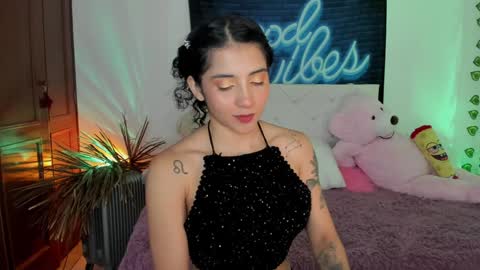 Snapshot of misstexass_ chatting on 01/01/25, 09:09  Natalie Texass indepedent model online show from 01/01/25, 09:09