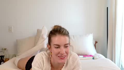 Snapshot of misstheacamille chatting on 01/03/25, 07:50 MissThea online show from 01/03/25, 07:50