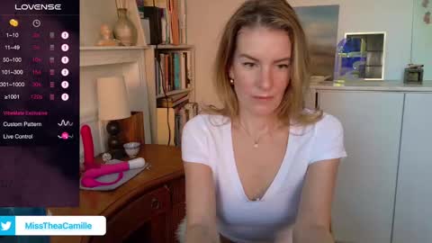 Snapshot of misstheacamille chatting on 01/17/25, 07:49 MissThea online show from 01/17/25, 07:49
