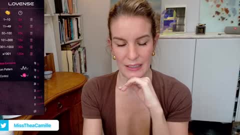 Snapshot of misstheacamille chatting on 01/18/25, 07:58 MissThea online show from 01/18/25, 07:58