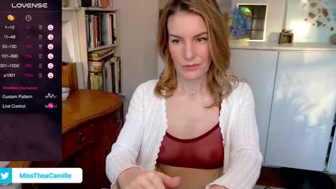 Snapshot of misstheacamille chatting on 01/20/25, 08:50 MissThea online show from 01/20/25, 08:50
