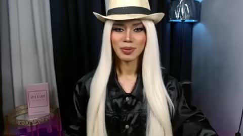 Snapshot of misstransstella69 chatting on 10/06/25, 08:01 Stella online show from 10/06/25, 08:01