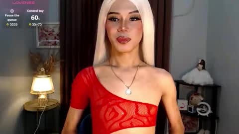 Snapshot of misstransstella69 chatting on 10/08/25, 03:09 Stella online show from 10/08/25, 03:09