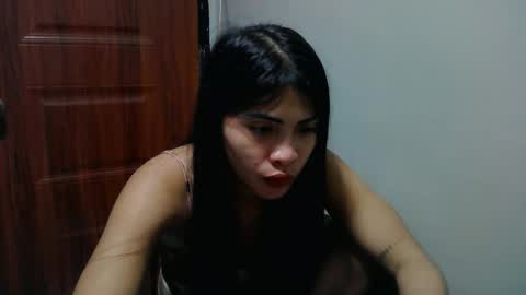 Snapshot of missunknownxoxo chatting on 05/19/26, 02:45 sofia online show from 05/19/26, 02:45