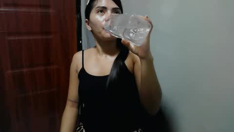 Snapshot of missunknownxoxo chatting on 05/22/26, 03:46 sofia online show from 05/22/26, 03:46