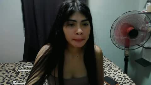 Snapshot of missunknownxoxo chatting on 06/12/26, 03:11 sofia online show from 06/12/26, 03:11