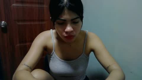 Snapshot of missunknownxoxo chatting on 06/18/26, 01:28 sofia online show from 06/18/26, 01:28