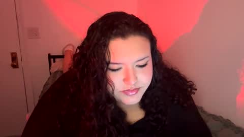 Snapshot of missvalentines chatting on 10/20/25, 11:27 Miss Valentine online show from 10/20/25, 11:27