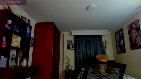 Snapshot of missvalery1 chatting on 03/25/26, 10:38 missvalery1 online show from 03/25/26, 10:38