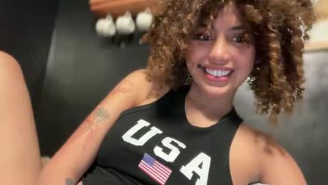 Snapshot of missxolga chatting on 12/19/24, 12:23 Divine Olga online show from 12/19/24, 12:23