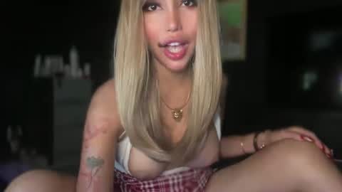 Snapshot of missxolga chatting on 02/27/25, 06:20 Divine Olga online show from 02/27/25, 06:20