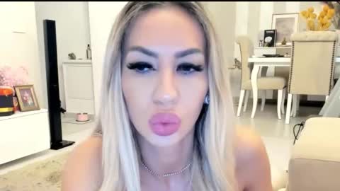 Snapshot of missy_alena chatting on 11/13/25, 09:47 missy_alena online show from 11/13/25, 09:47