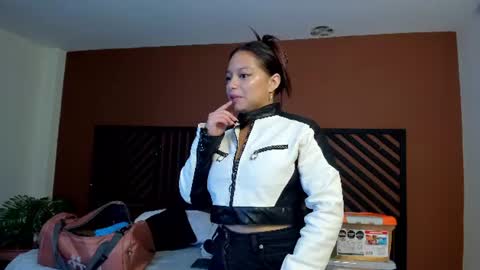 Snapshot of missy_davis chatting on 06/11/26, 02:53 Miss online show from 06/11/26, 02:53