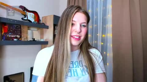 Snapshot of missyourann chatting on 04/20/26, 07:04 Anya online show from 04/20/26, 07:04