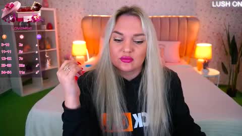 Snapshot of missyymarty chatting on 01/19/26, 08:40 missyymarty online show from 01/19/26, 08:40