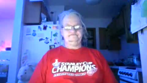 Snapshot of mister_dj777 chatting on 10/20/25, 01:28 MisterDJ online show from 10/20/25, 01:28