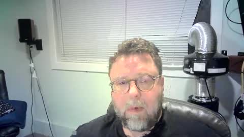 Snapshot of mister_happy567 chatting on 01/15/25, 02:06 Mr. Happy online show from 01/15/25, 02:06