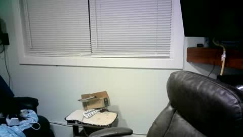 Snapshot of mister_happy567 chatting on 03/10/25, 04:17 Mr. Happy online show from 03/10/25, 04:17