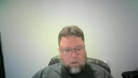 Snapshot of mister_happy567 chatting on 11/17/25, 05:57 Mr. Happy online show from 11/17/25, 05:57