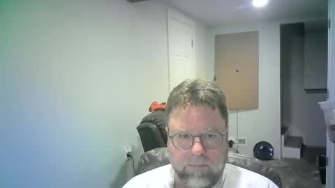Snapshot of mister_happy567 chatting on 02/18/26, 06:09 Mr. Happy online show from 02/18/26, 06:09