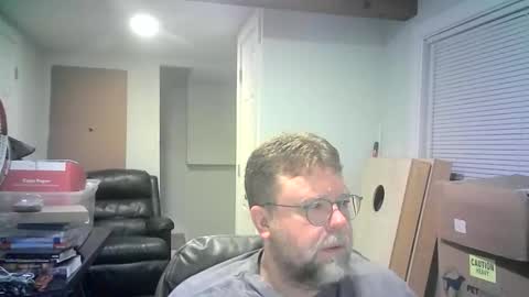 Snapshot of mister_happy567 chatting on 04/21/26, 05:14 Mr. Happy online show from 04/21/26, 05:14