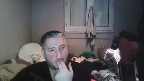 Snapshot of misterbelled chatting on 10/19/25, 03:12 misterbelled online show from 10/19/25, 03:12