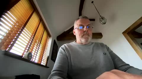 Snapshot of misterblivs chatting on 01/17/25, 02:39 Misterblivs online show from 01/17/25, 02:39