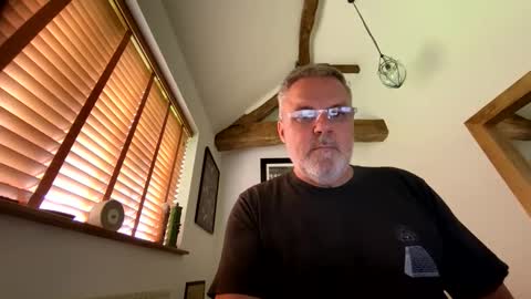 Snapshot of misterblivs chatting on 05/14/26, 01:29 Misterblivs online show from 05/14/26, 01:29