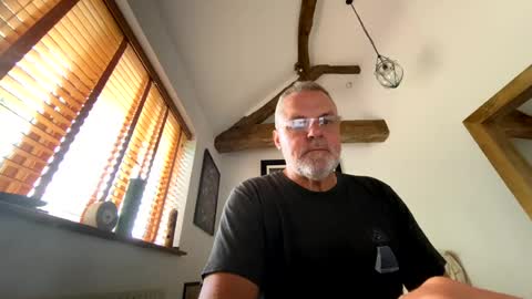 Snapshot of misterblivs chatting on 07/13/26, 08:28 Misterblivs online show from 07/13/26, 08:28