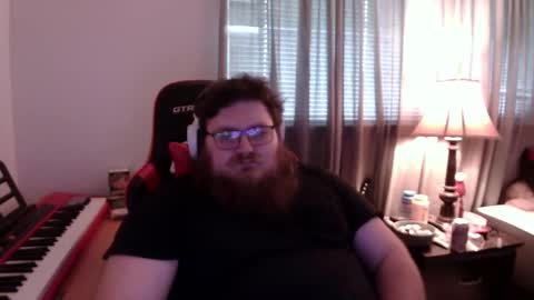 Snapshot of mistermac935 chatting on 02/12/25, 07:56 mistermac935 online show from 02/12/25, 07:56