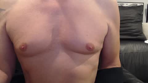 Snapshot of mistermasterss2 chatting on 10/24/25, 11:28 MisterMasterss2 online show from 10/24/25, 11:28