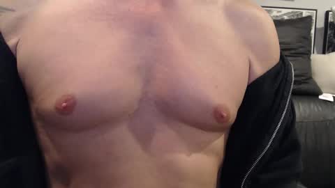 Snapshot of mistermasterss2 chatting on 11/13/25, 12:15 MisterMasterss2 online show from 11/13/25, 12:15