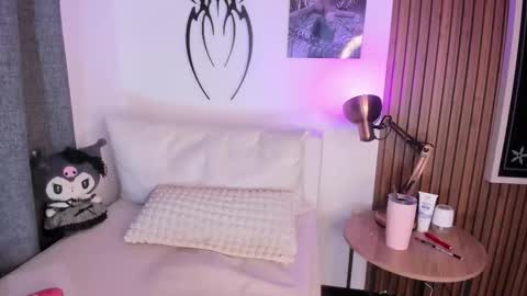 Snapshot of misticred chatting on 03/14/26, 04:40 misticred online show from 03/14/26, 04:40