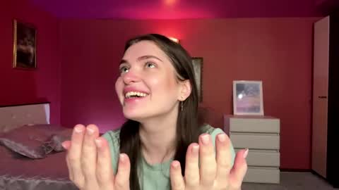 Mia online show from 04/29/26, 12:09