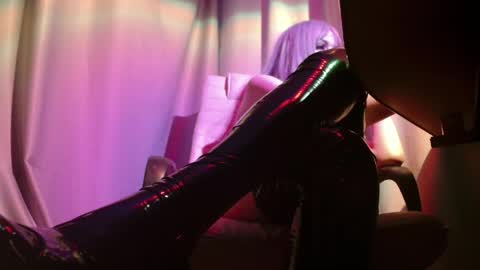 Snapshot of mistr_daria_femdom chatting on 06/04/26, 12:05 mistr_daria_femdom online show from 06/04/26, 12:05
