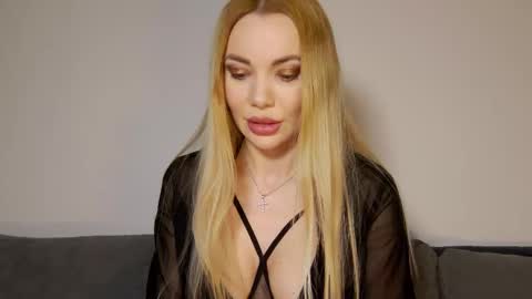 Snapshot of mistress_milana chatting on 01/10/26, 12:18 Milana online show from 01/10/26, 12:18