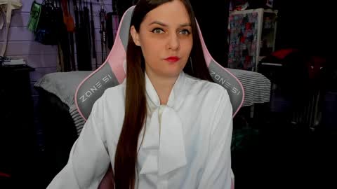 Snapshot of mistress_priest chatting on 01/20/25, 09:11 Dirty Priest and Ivi online show from 01/20/25, 09:11