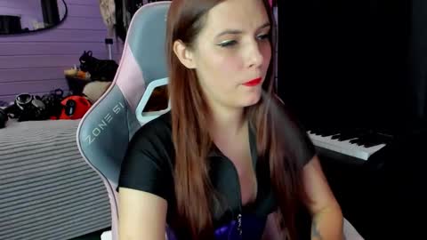 Snapshot of mistress_priest chatting on 01/11/26, 12:04 Dirty Priest and Ivi online show from 01/11/26, 12:04