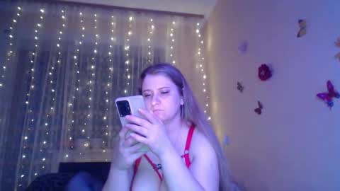 Snapshot of mistresscaro chatting on 03/08/26, 07:50 mistresscaro online show from 03/08/26, 07:50