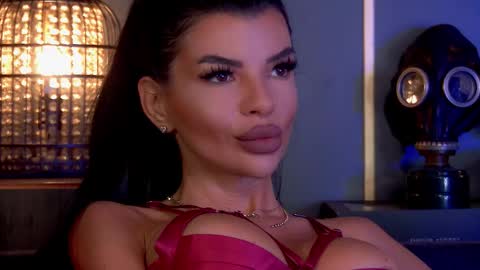 Snapshot of mistresselenia chatting on 09/16/25, 08:15 Elenia online show from 09/16/25, 08:15