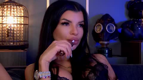 Snapshot of mistresselenia chatting on 10/15/25, 12:05 Elenia online show from 10/15/25, 12:05