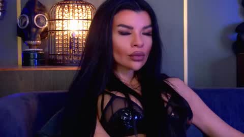 Snapshot of mistresselenia chatting on 02/03/26, 02:11 Elenia online show from 02/03/26, 02:11