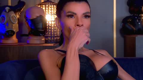 Elenia online show from 05/06/26, 11:59