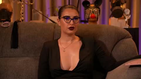 Mistress Kelly online show from 11/28/25, 02:03