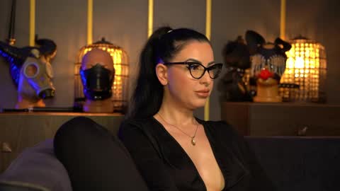 Mistress Kelly online show from 05/17/26, 09:33
