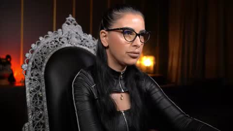 Snapshot of mistresskellykent chatting on 06/15/26, 07:05 Mistress Kelly online show from 06/15/26, 07:05