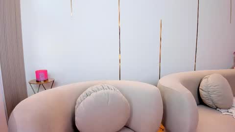 Snapshot of mistresskennya chatting on 10/30/25, 06:30 mistresskennya online show from 10/30/25, 06:30