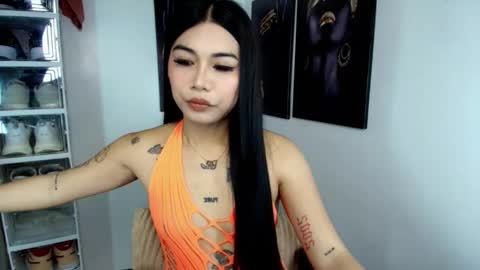 Snapshot of mistressluna1 chatting on 11/02/25, 06:27 Luna Summer Candy online show from 11/02/25, 06:27