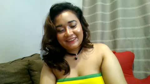 Snapshot of mistressluxie69x chatting on 07/17/26, 06:35 MISTRESSAURA69x online show from 07/17/26, 06:35